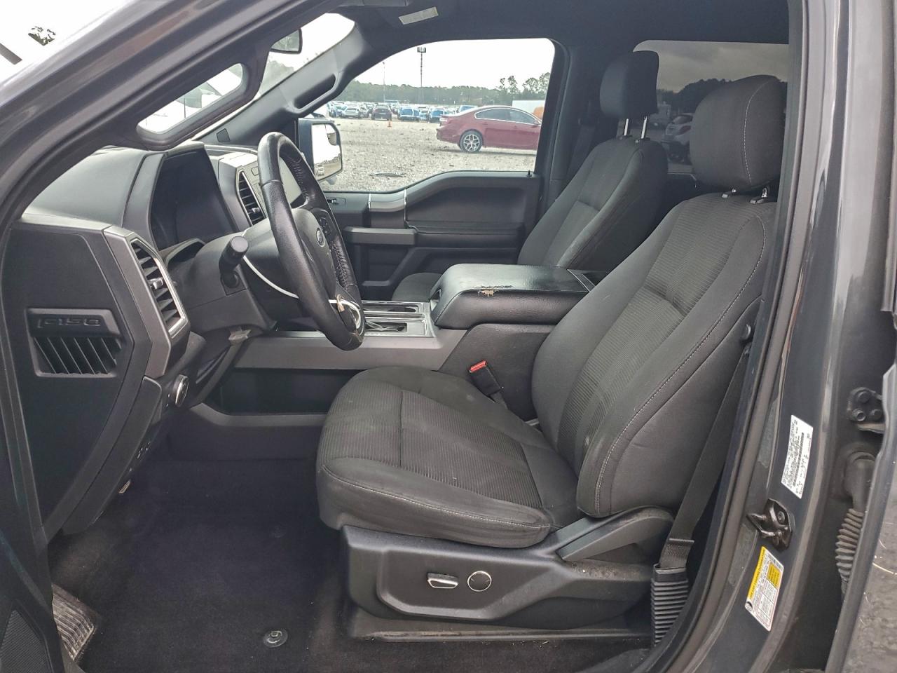 Ford F-150 Supercrew Image 9