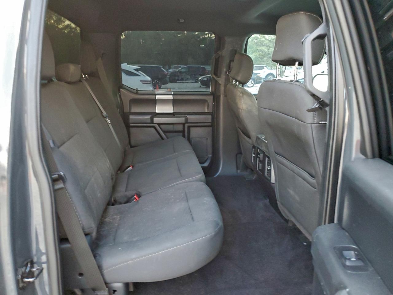 Ford F-150 Supercrew Image 11