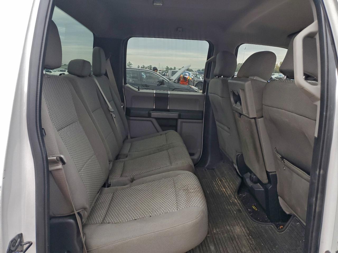 Ford F-150 Supercrew Image 8