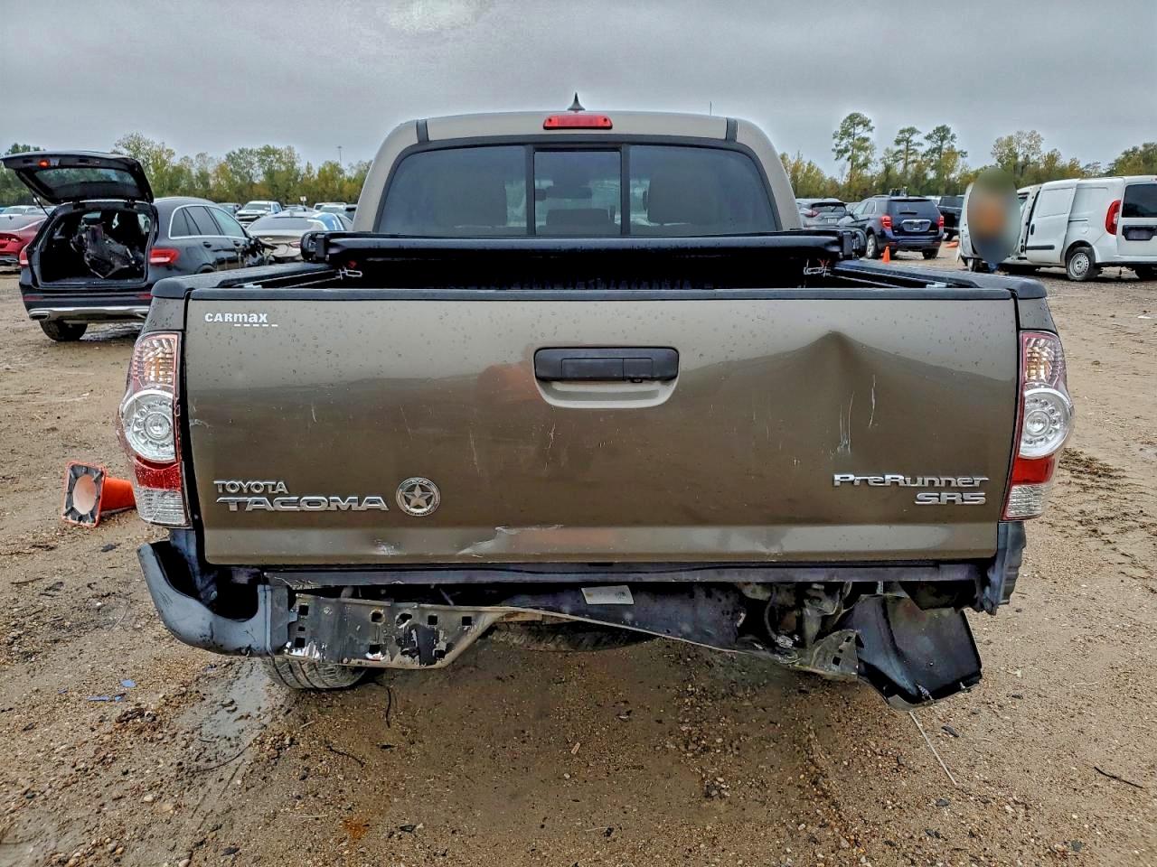 Toyota Tacoma Double Cab Image 8