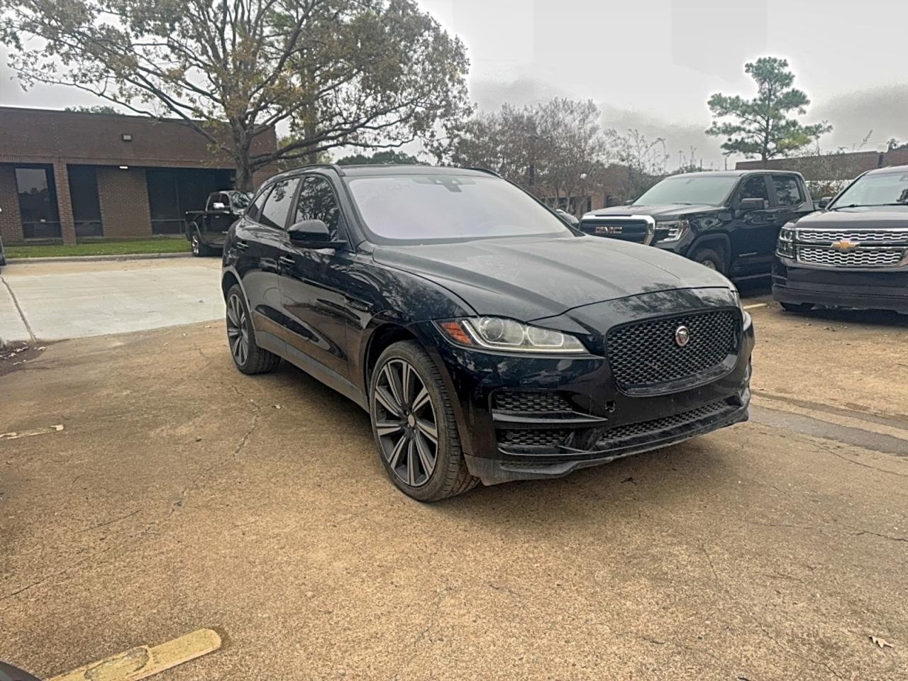 Jaguar F-PACE Premium Image 1