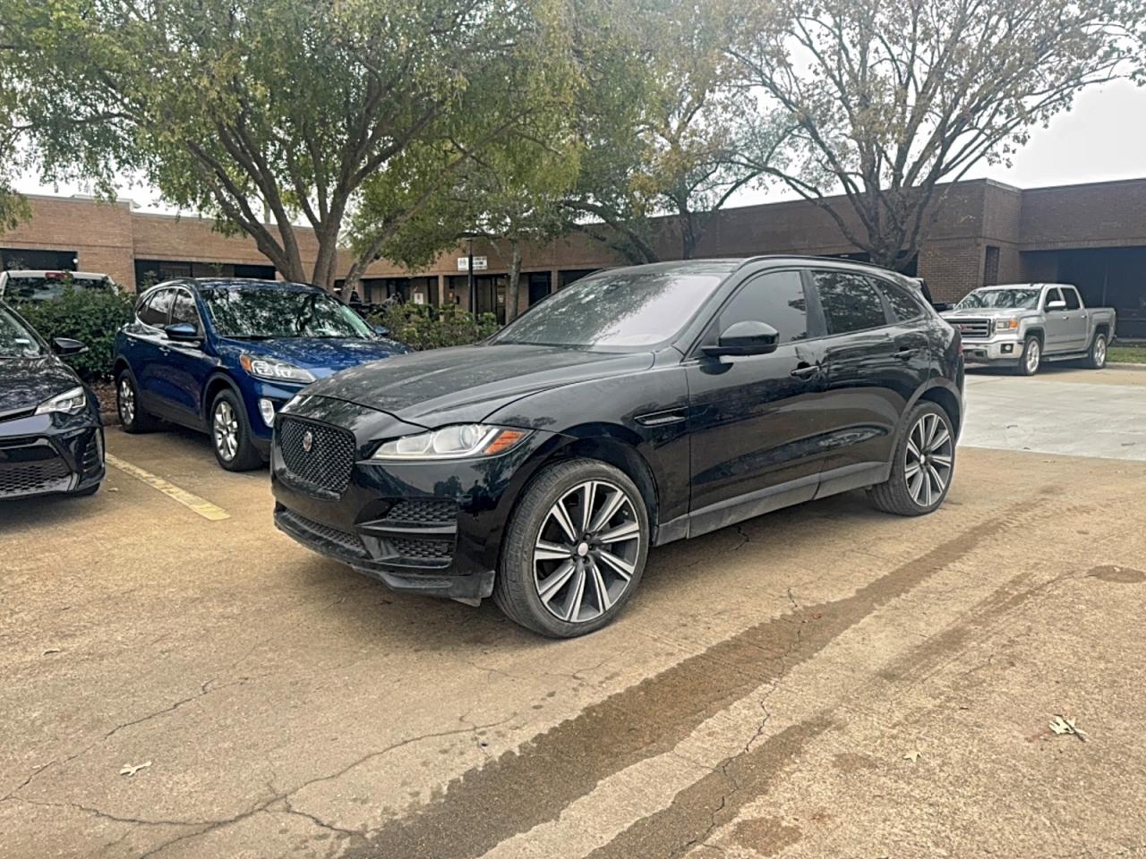 Jaguar F-PACE Premium Image 3