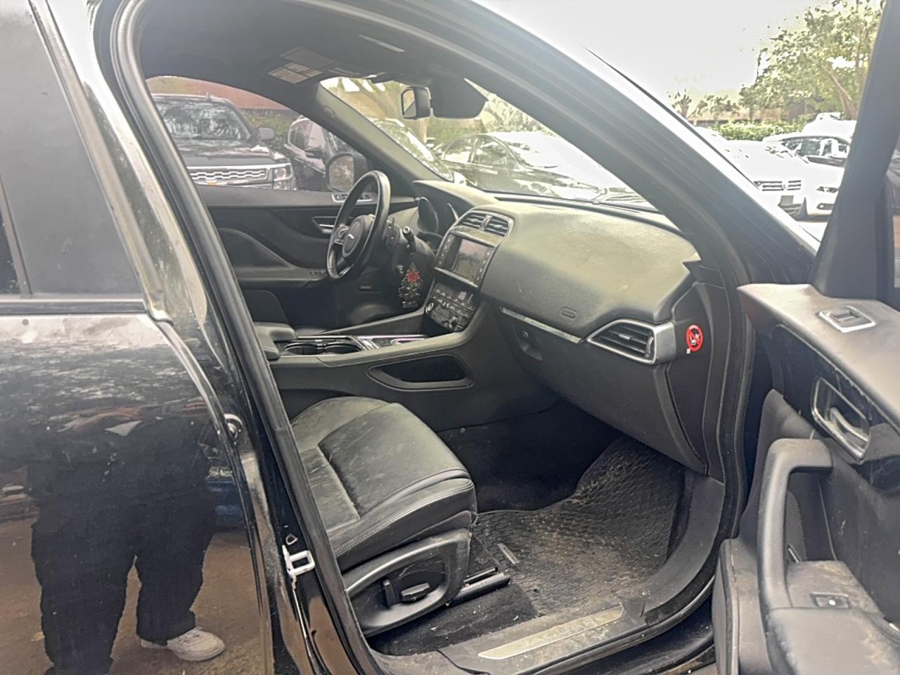 Jaguar F-PACE Premium Image 2