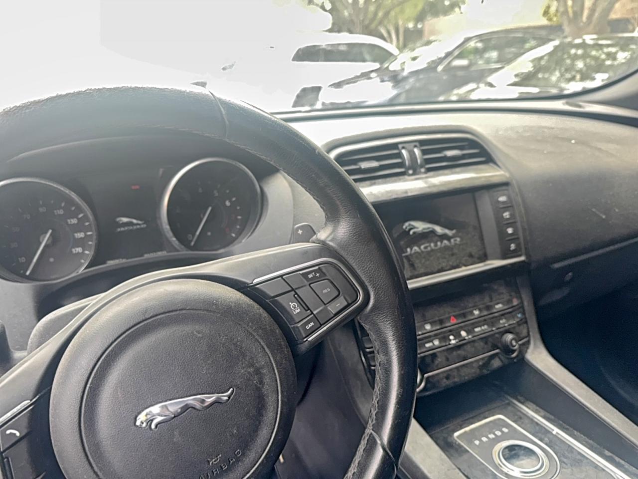 Jaguar F-PACE Premium Image 8