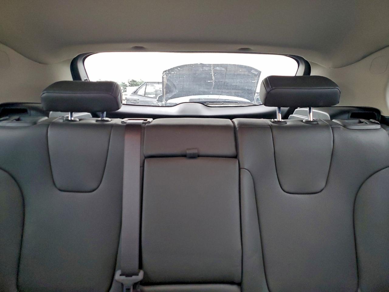 Buick Encore Sport Touring Image 8