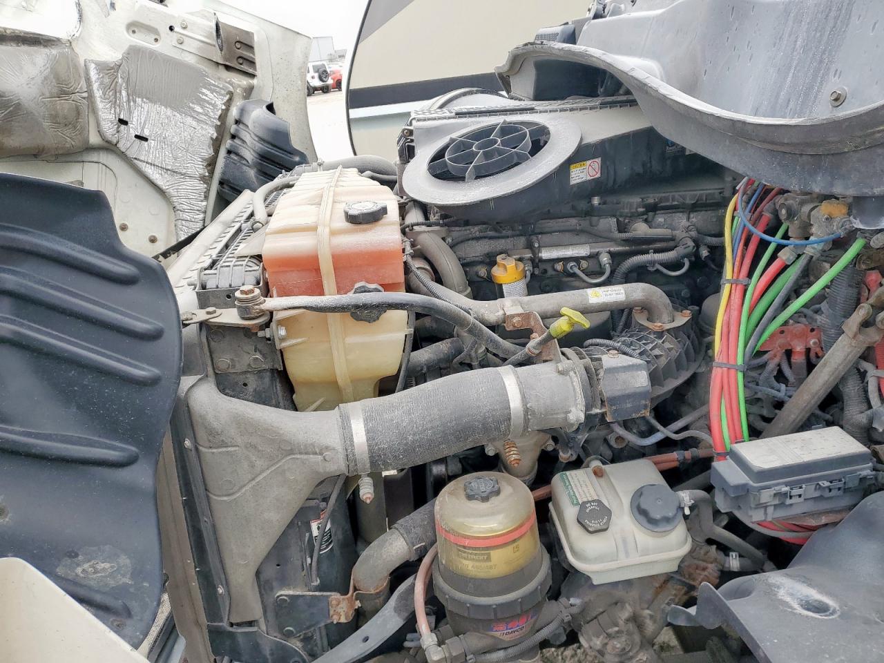 Freightliner Cascadia 1 Image 8