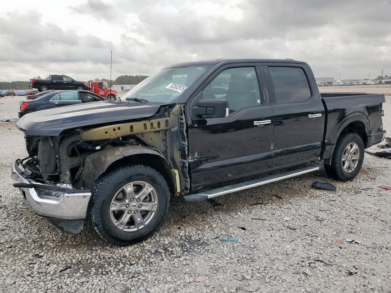 Ford F-150 Supercrew Image 1