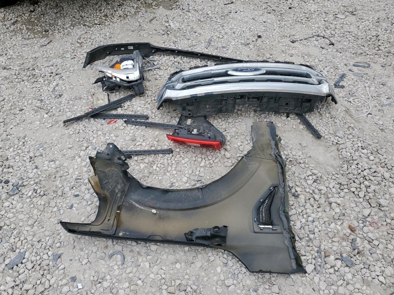 Ford F-150 Supercrew Image 9