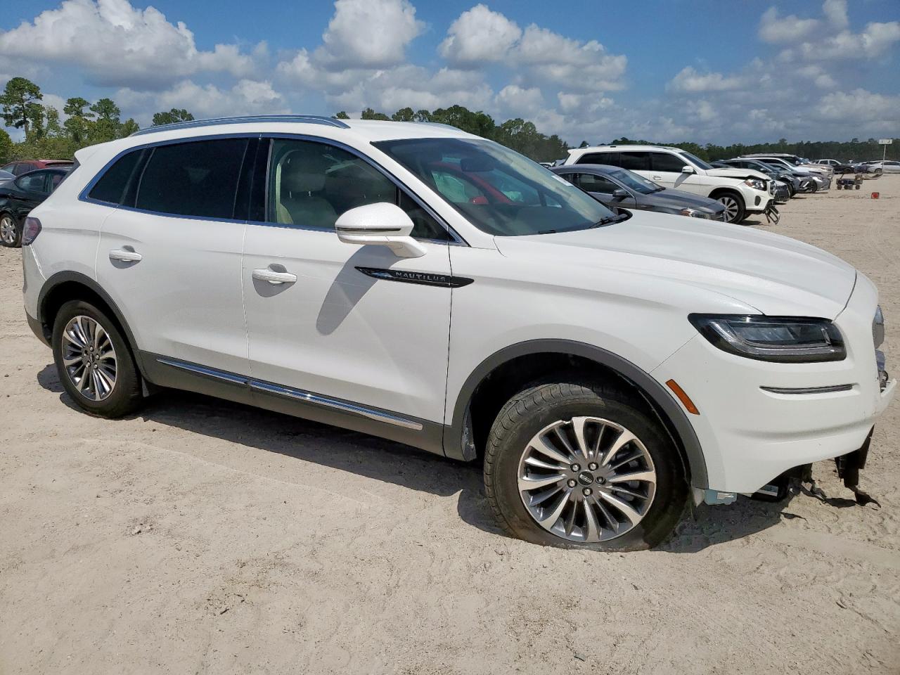 Lincoln Nautilus Image 6