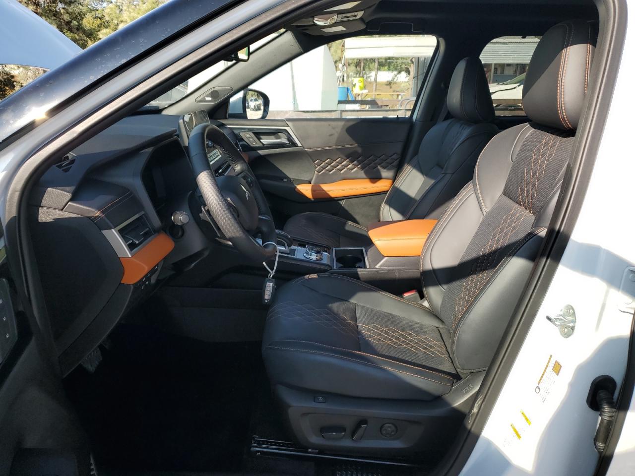 Mitsubishi Outlander Sel Image 2