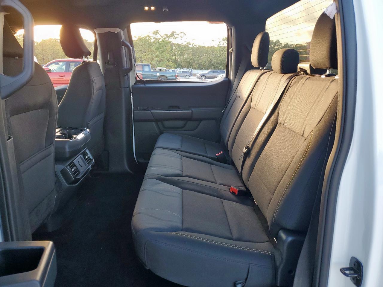 Ford F-150 Stx Image 12