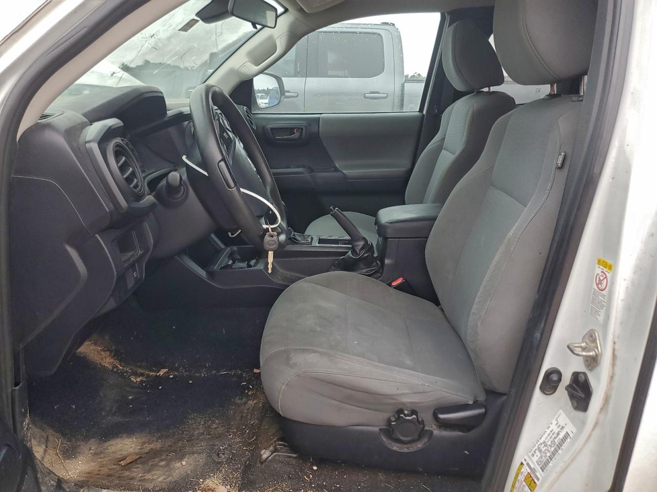 Toyota Tacoma Access Cab Image 7