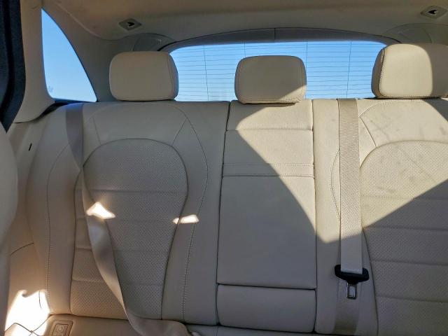Mercedes-Benz GLC 300 Image 10