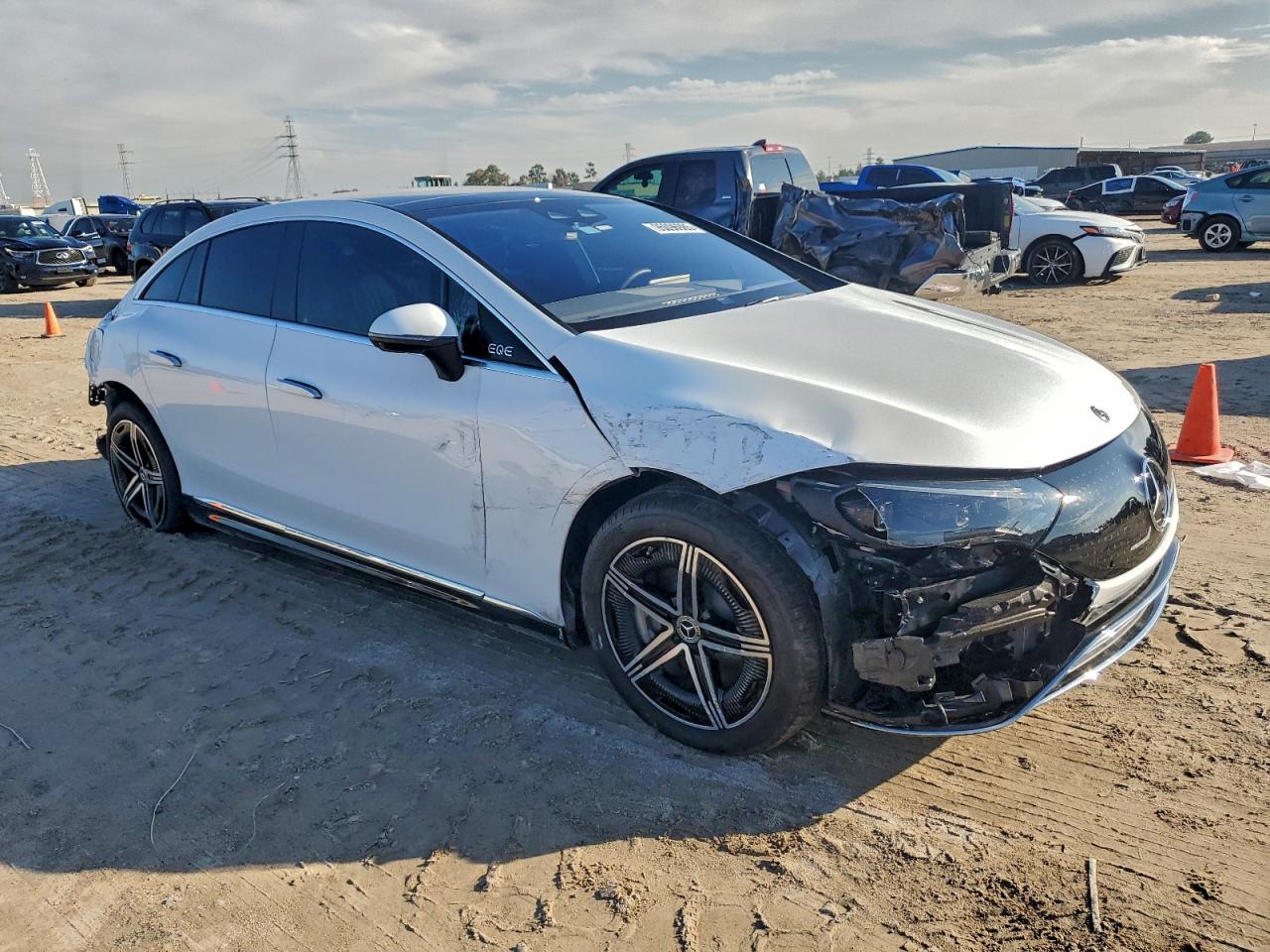 Mercedes-Benz EQE 500 4matic Image 12