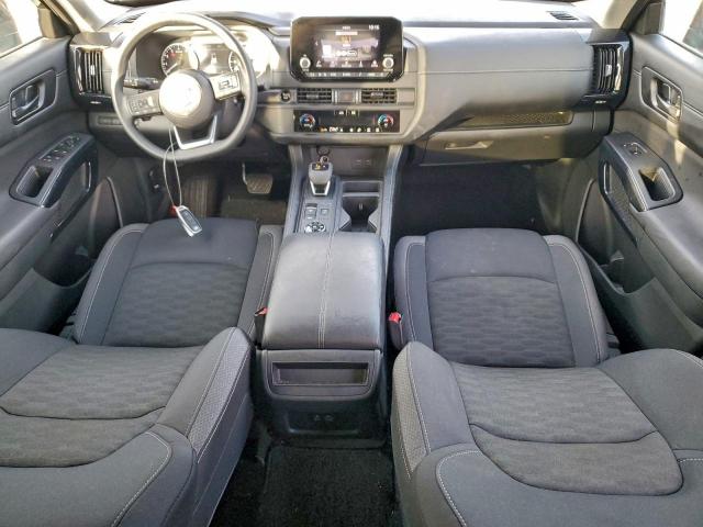 Nissan Pathfinder S Image 8
