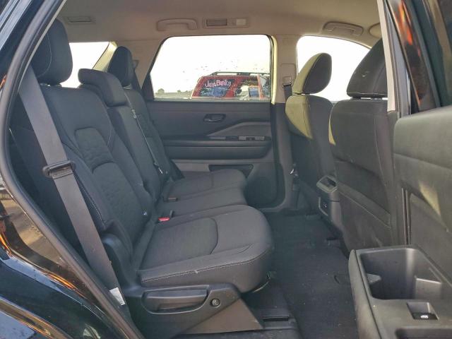 Nissan Pathfinder S Image 12