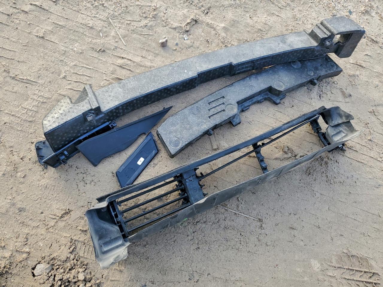 Nissan Pathfinder S Image 13