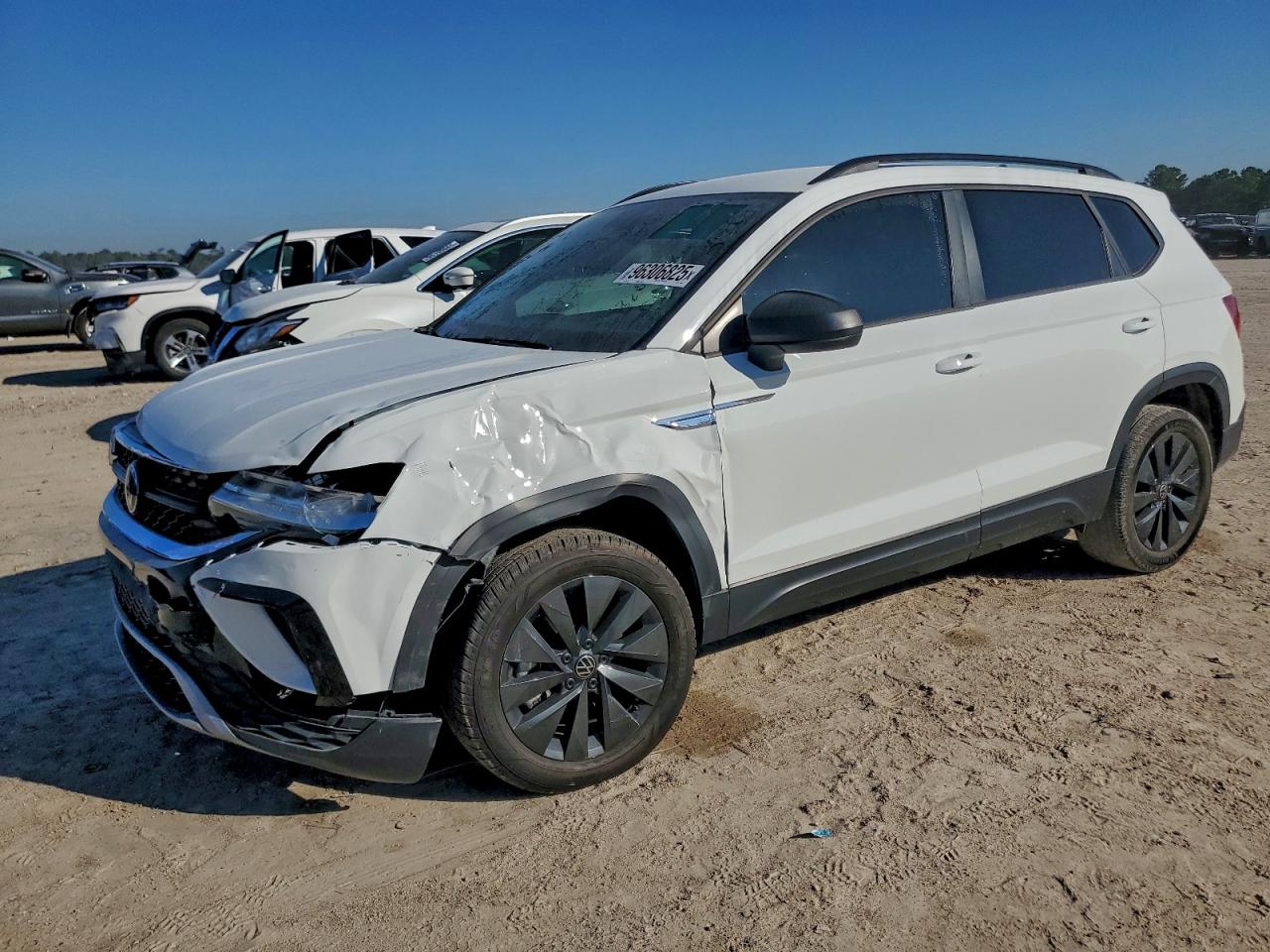 Volkswagen Taos S Image 1