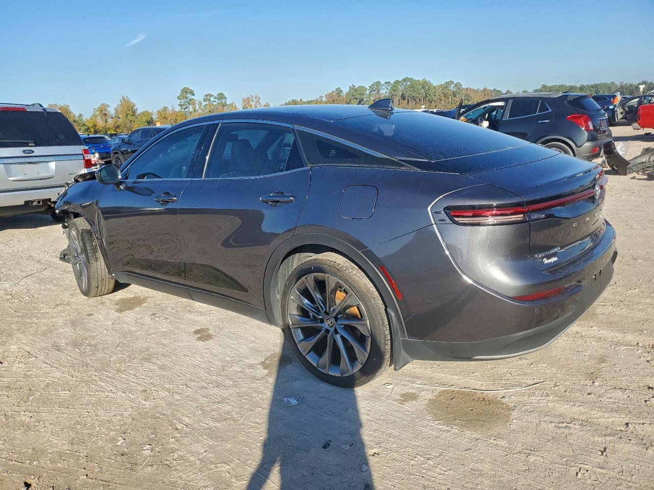 Toyota Crown Xle Xle Image 3