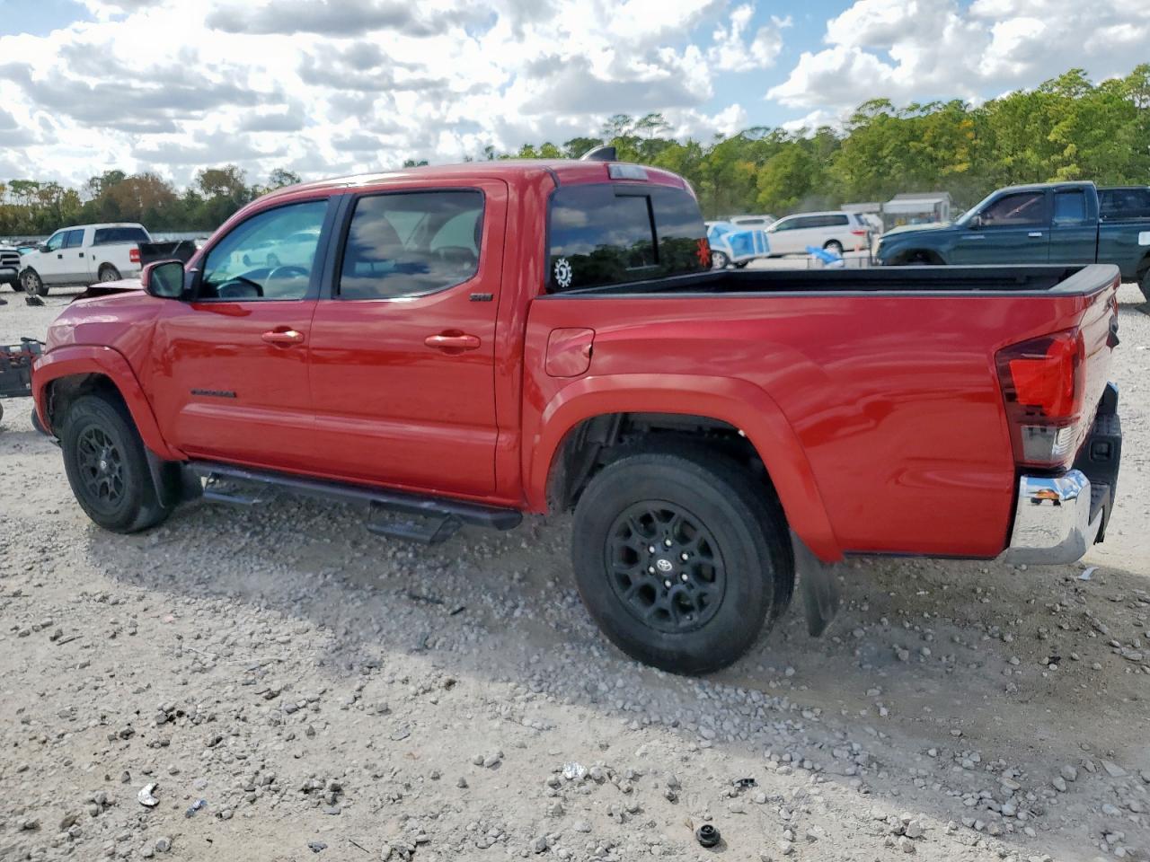 Toyota Tacoma Double Cab Image 10