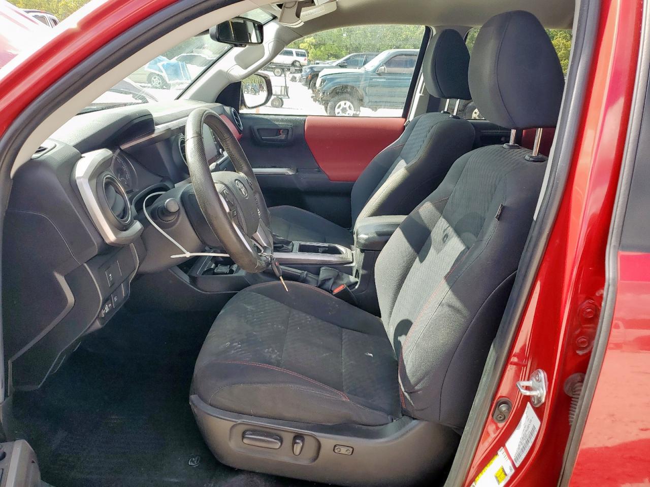 Toyota Tacoma Double Cab Image 9