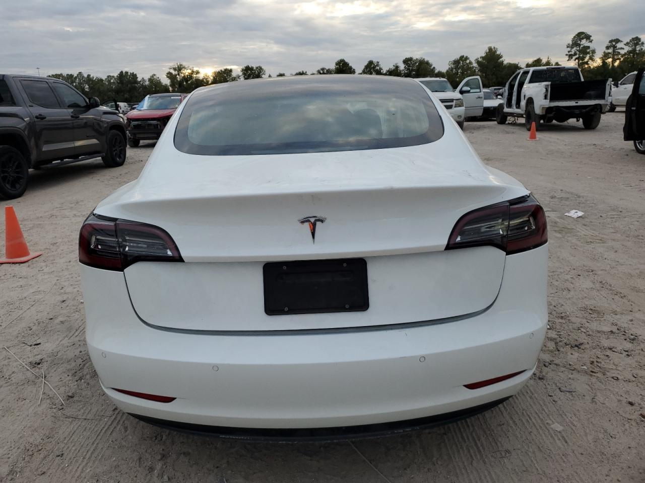 Tesla Model 3 Image 11