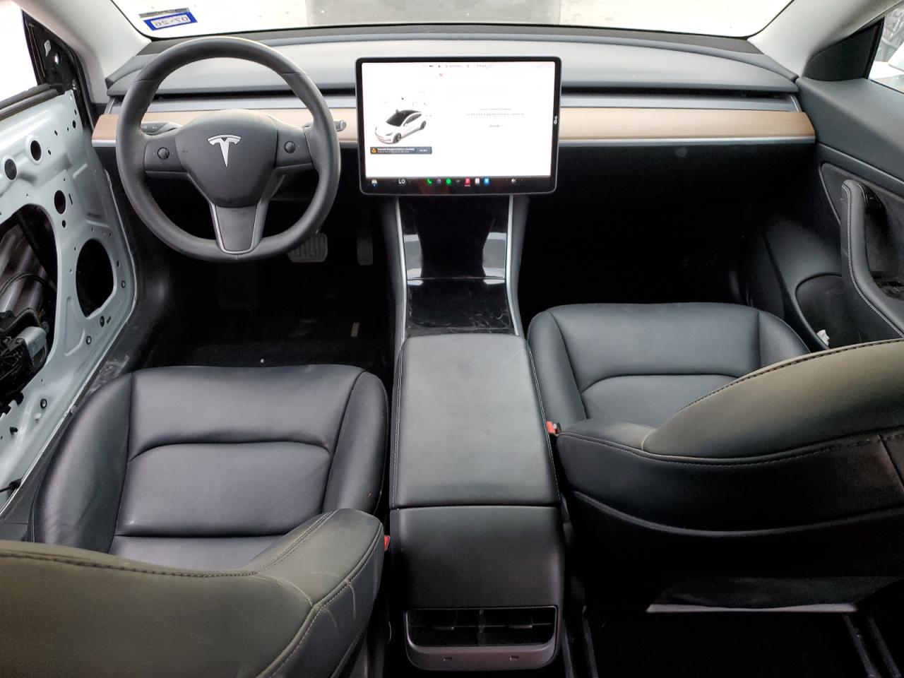 Tesla Model 3 Image 4