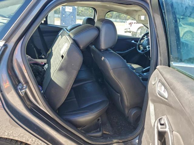 Ford Focus Titanium Image 2