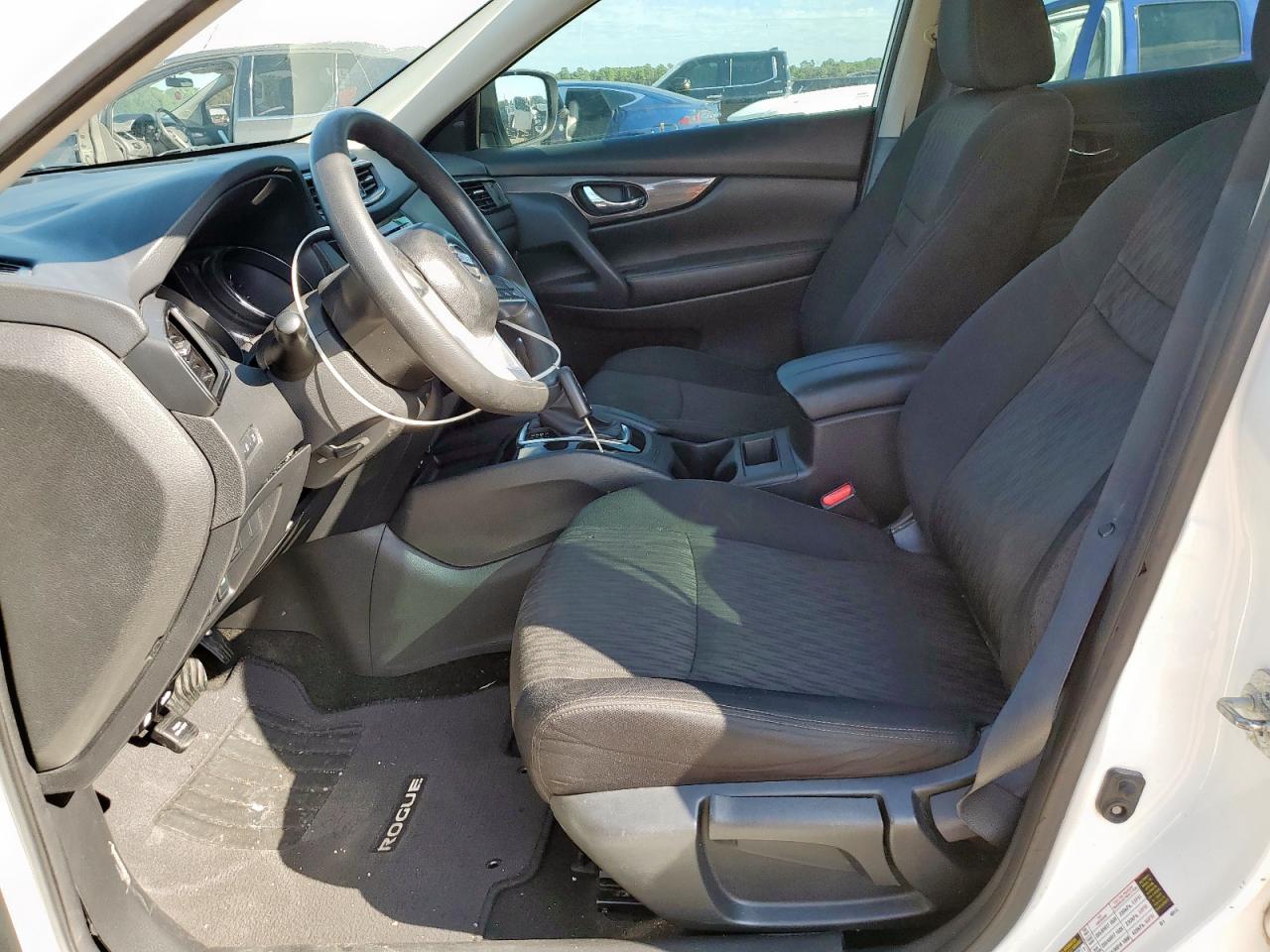 Nissan Rogue S Image 2