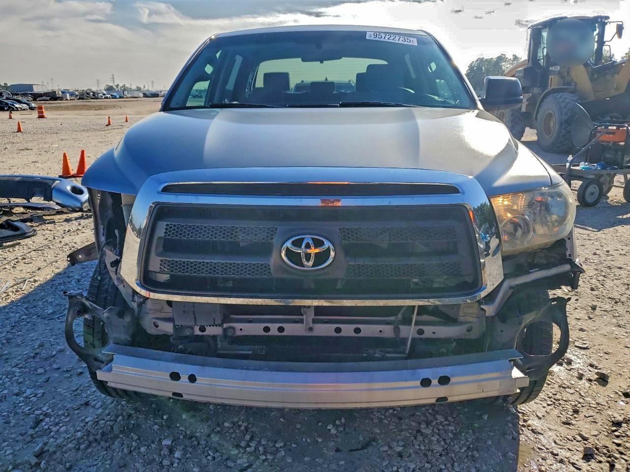 Toyota Tundra Crewmax Sr5 Image 6