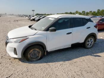  Salvage Nissan Kicks
