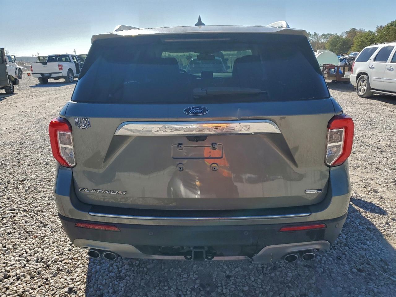 Ford Explorer Platinum Image 4