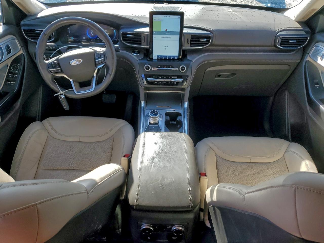 Ford Explorer Platinum Image 3