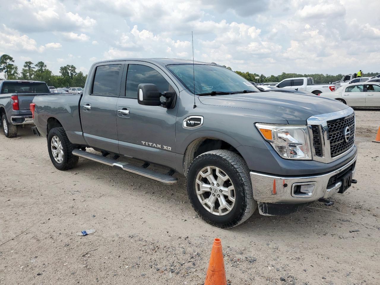 Nissan Titan Sl Image 5
