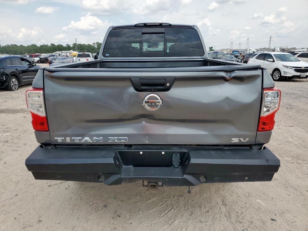 Nissan Titan Sl Image 3