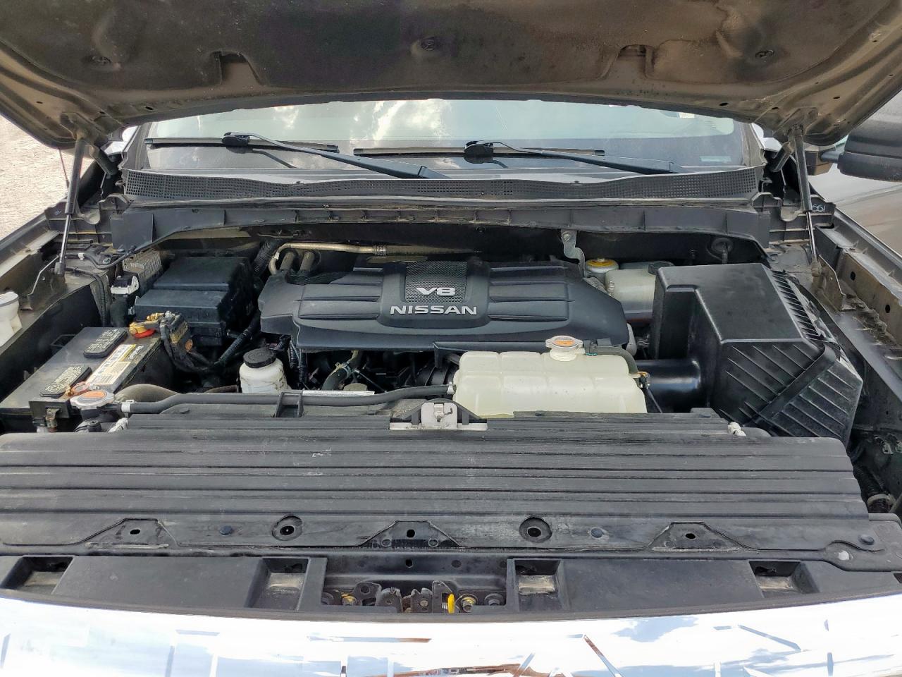 Nissan Titan Sl Image 12