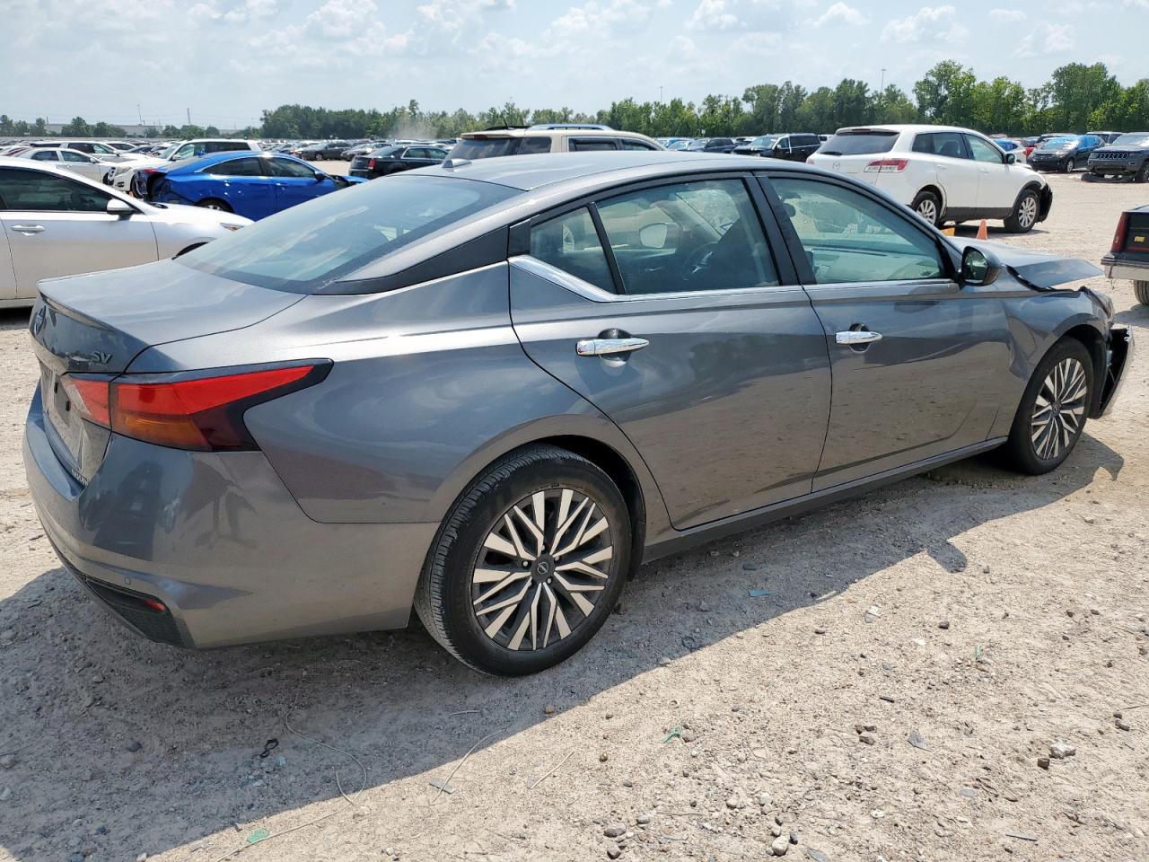 Nissan Altima Sv Image 12