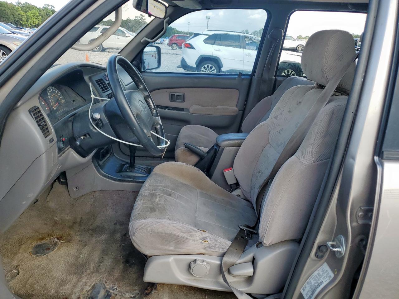 Toyota 4Runner Sr5 Image 13