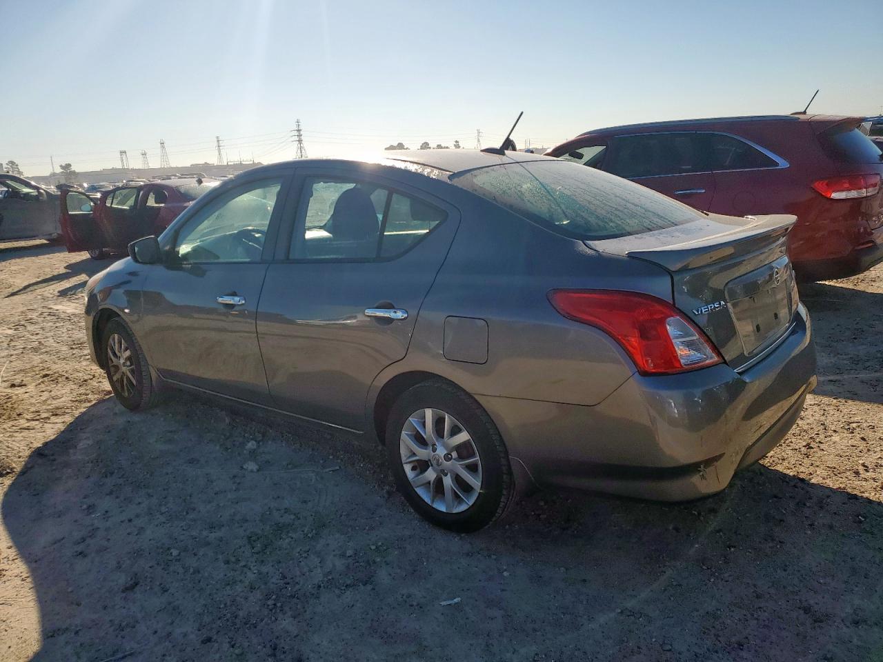 Nissan Versa S Image 9