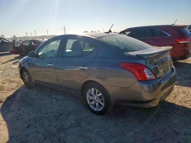 Nissan Versa S Image 9