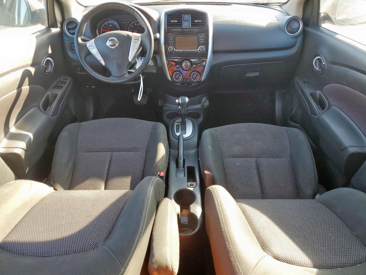 Nissan Versa S Image 6