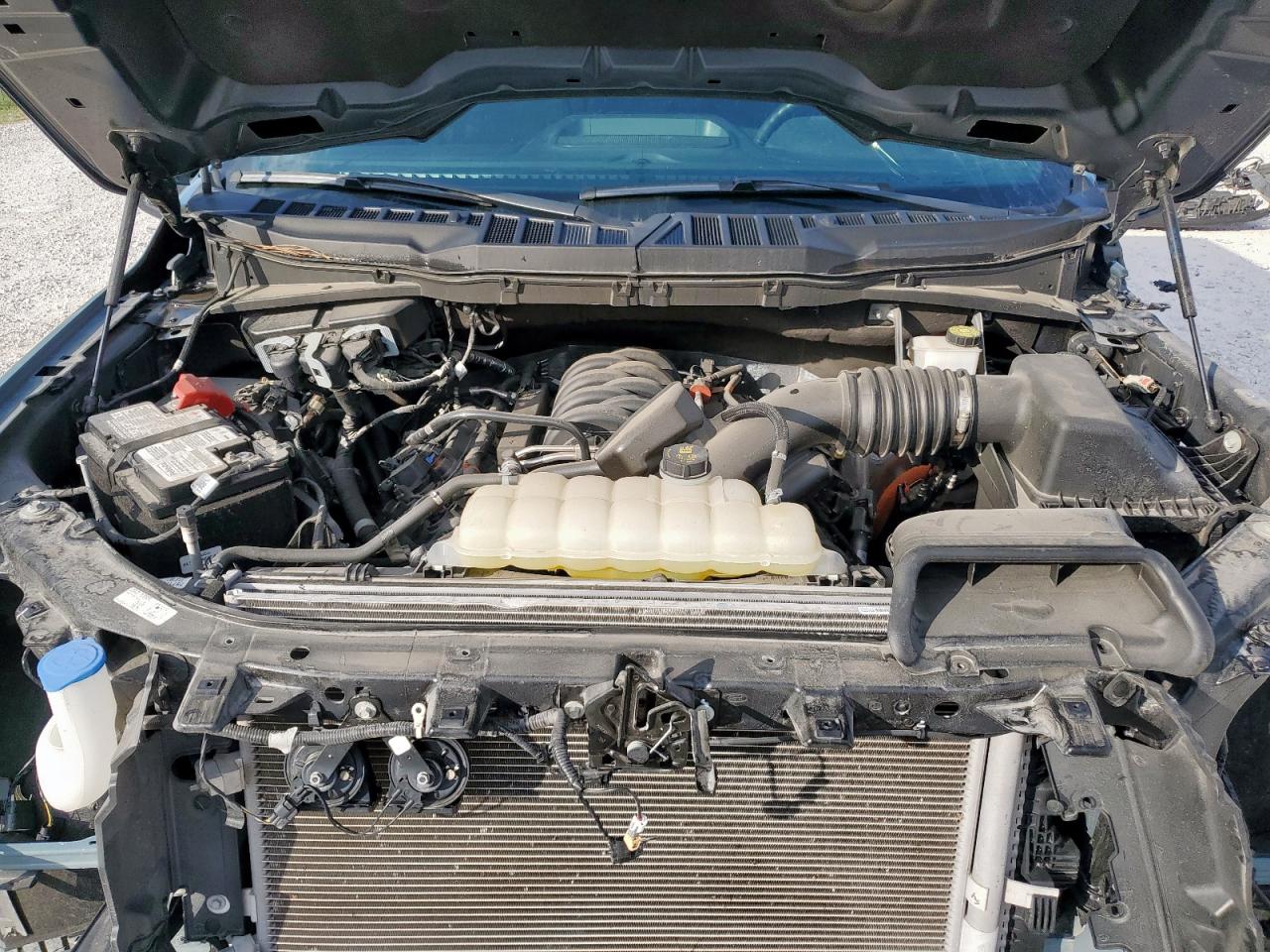 Ford F-150 Supercrew Image 9