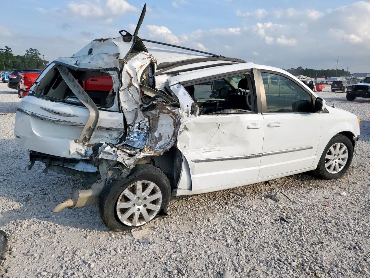 Chrysler Minivan Touring Image 13