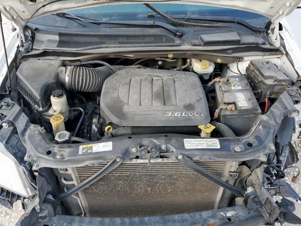 Chrysler Minivan Touring Image 5