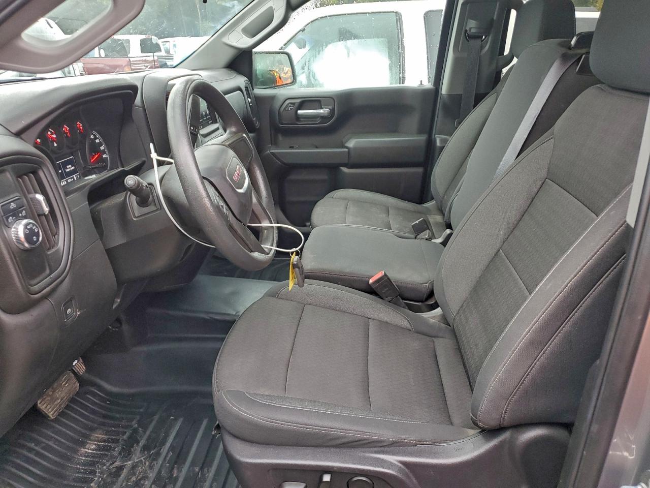 GMC Sierra C1500 Image 7