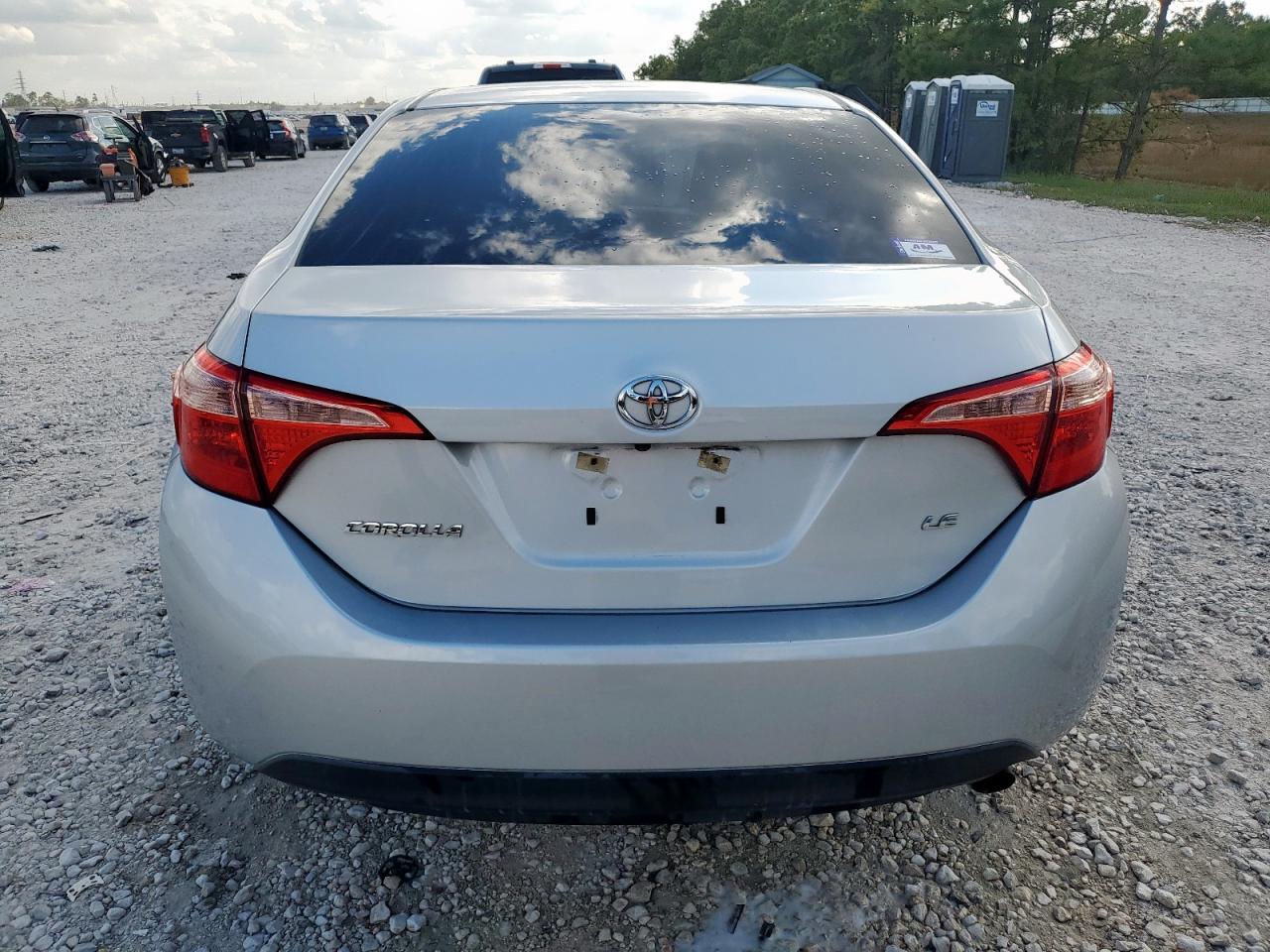 Toyota Corolla L Image 4