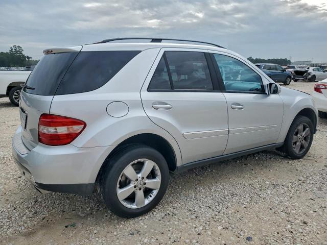 Mercedes-Benz M-Class 500 Image 3