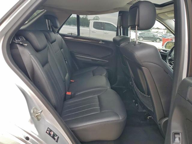 Mercedes-Benz M-Class 500 Image 10