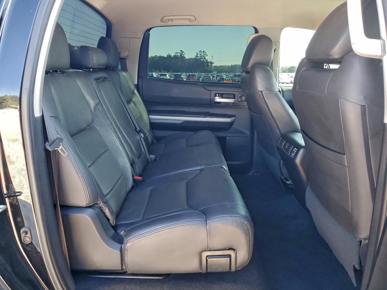 Toyota Tundra Crewmax Sr5 Image 2