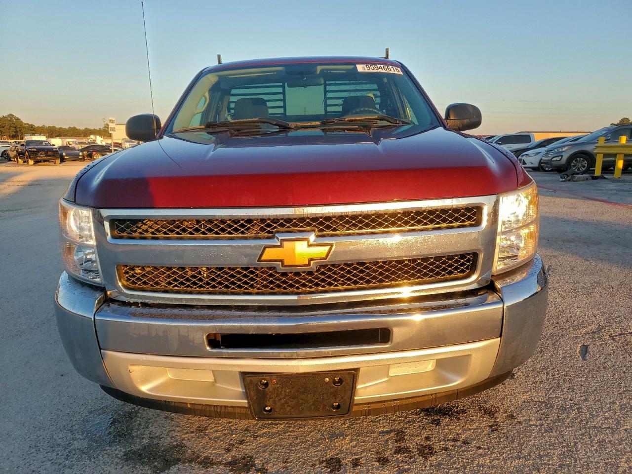 Chevrolet Silverado C1500 Image 3